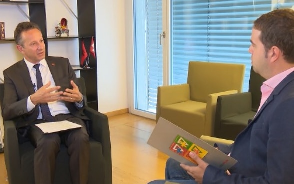 Swiss Ambassador in Albania during the interview with Vizion+ television. ©FDFA