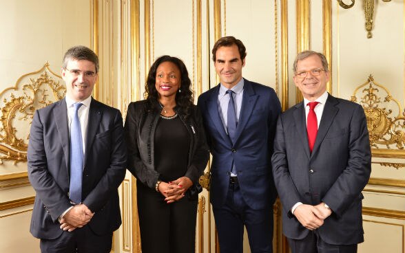 Le Président de Credit Suisse France et Belgique M. Bruno Angles, la Ministre française des Sports Mme Laura Flessel, M. Roger Federer et l'Ambassadeur de Suisse en France M. Bernardino Regazzoni, © Caroline Bleux