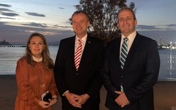 Ambassador Stefan Estermann with Dr. David Knuff, EHL Chief Partnerships Officer (r.), and Nana Mentzelopoulos-Belimpassakis, President EHL Alumni Greece.