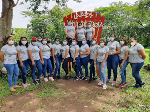 Mujeres policías pertenecientes a la Unidad Departamental Policial nº 6 de Choluteca