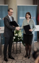 Zeremonie zur Unterzeichnung des Rahmenabkommens in Litauen