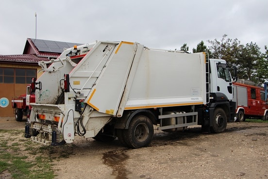 The new garbage collecting truck purchased with Swiss support