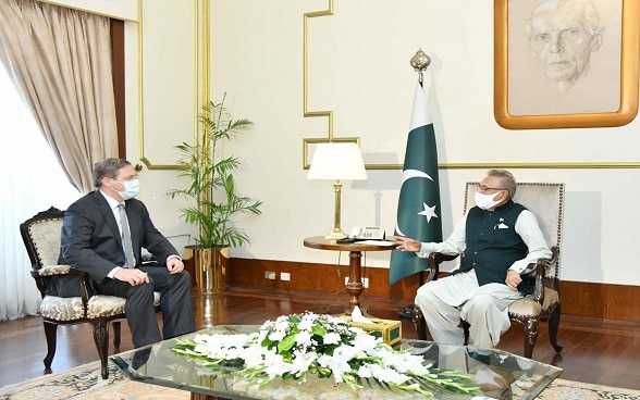 Courtesy call of Ambassador Bénédict de Cerjat on the Hon. President of the Islamic Republic of Pakistan, H.E. Dr. Arif Alvi