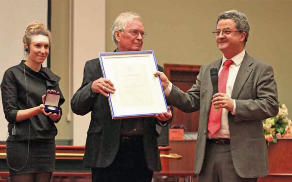 Ambassador Rossier awards the Suvorov Prize.
