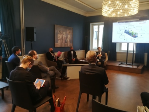 Exchange with LUKOIL in a hybrid format at the Embassy