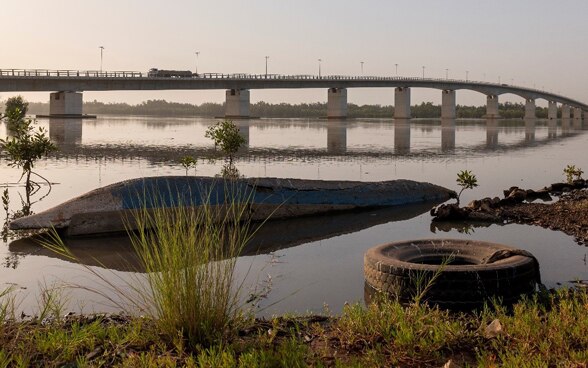 Pont Farafenni enjambant le fleuve Gambie.