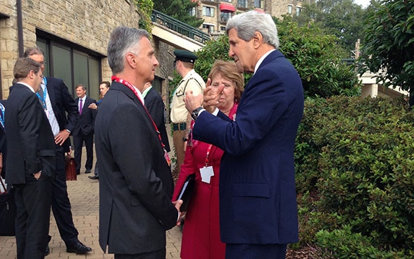 Am Rande des NATO-Gipfels spricht der OSZE-Vorsitzende Didier Burkhalter mit Vertretern der EU und der USA über die aktuelle Situation in der Ukraine