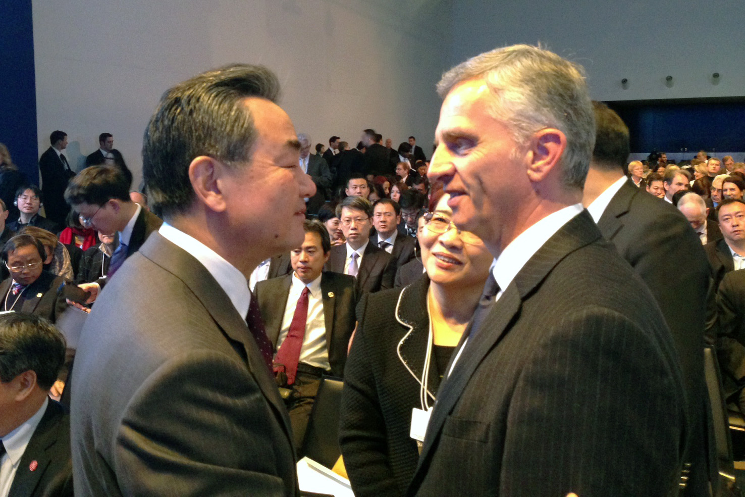 Le conseiller fédéral Didier Burkhalter lors d’une rencontre avec le ministre chinois des affaires étrangères Wang Yi à Davos.