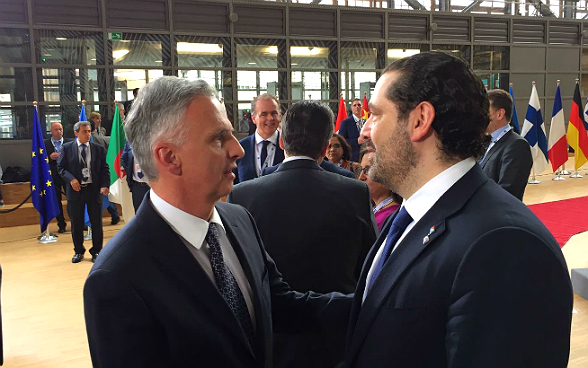 Le conseiller fédéral Didier Burkhalter rencontre le premier ministre libanais Saad Hariri pendant la conférence sur la Syrie.