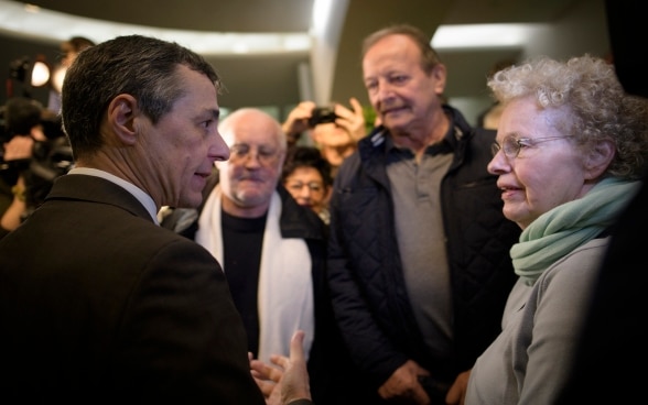 Federal Councilor Ignazio Cassis meets the population of St. Gallen.