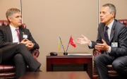 Le conseiller fédéral Ignazio Cassis lors d’un entretien avec le ministre des affaires étrangères ukrainien Vadym Prystaiko. 