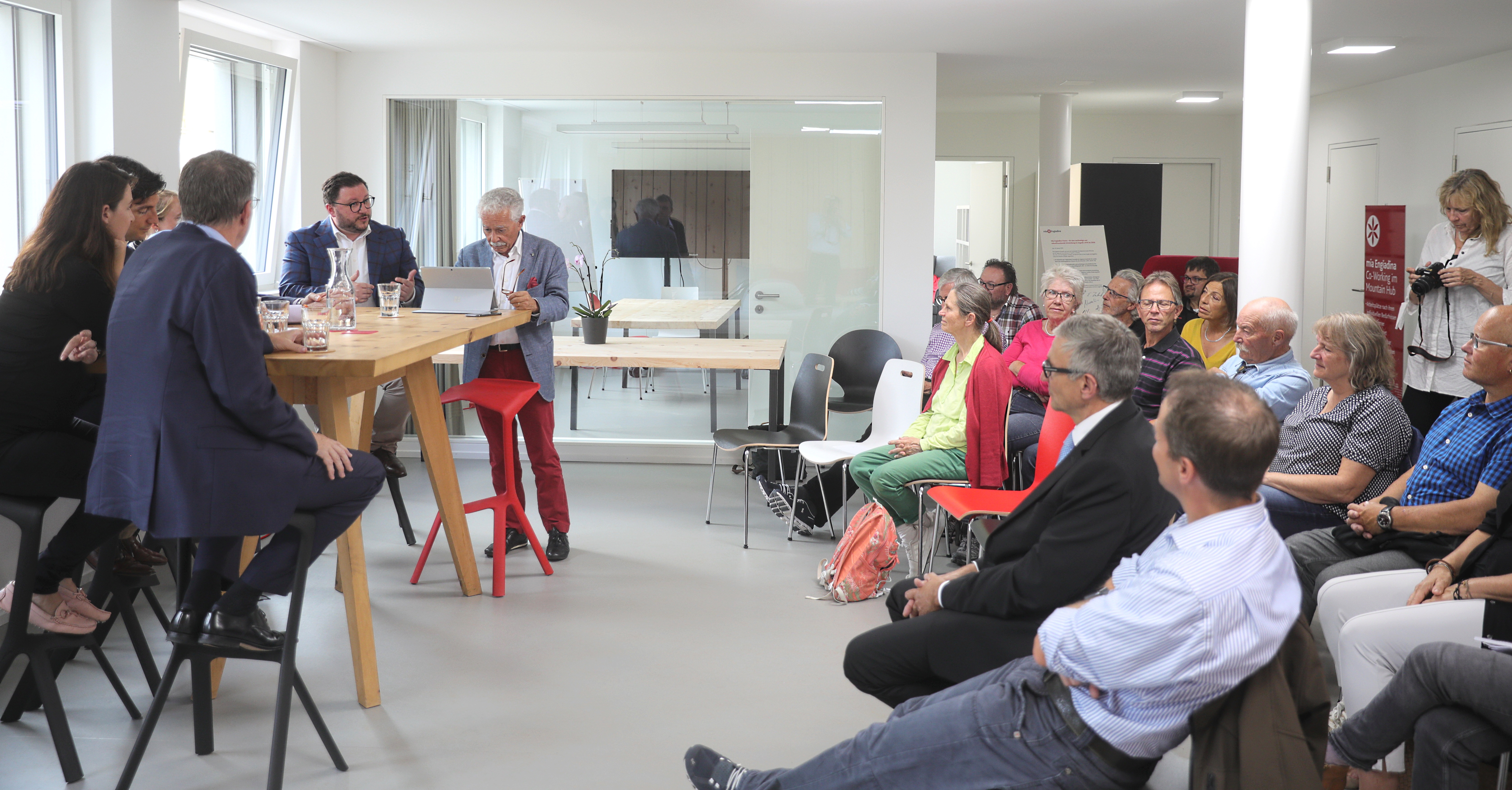 View of the room, diplomats and the audience