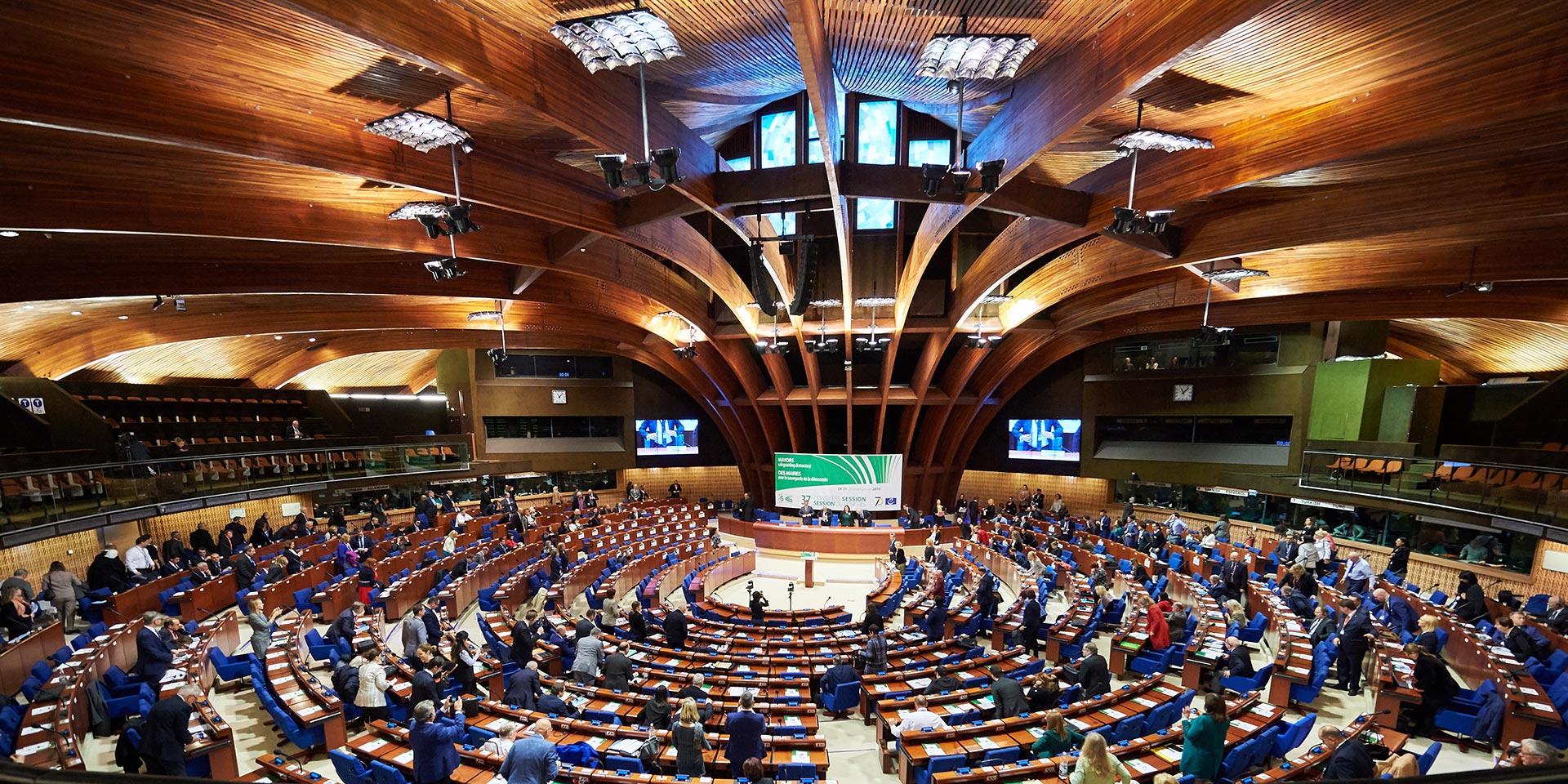Vue sur l'hémicycle du Palais de l'Europe à Strasbourg, siège notamment du Congrès des Pouvoirs Locaux et Régionaux de l'Europe.