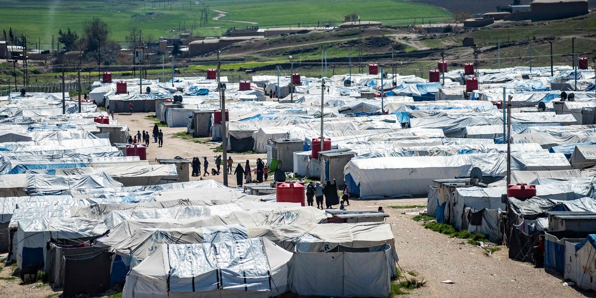 Tentes dans le camp de Roj.