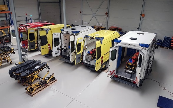 La Suisse a fourni cinq ambulances d'occasion à des ONG locales en Ukraine.