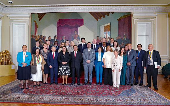 Die Delegationen der 15 Mitgliedstaaten des UNO-Sicherheitsrats und der kolumbianische Präsident Gustavo Petro posieren für ein Gruppenfoto.