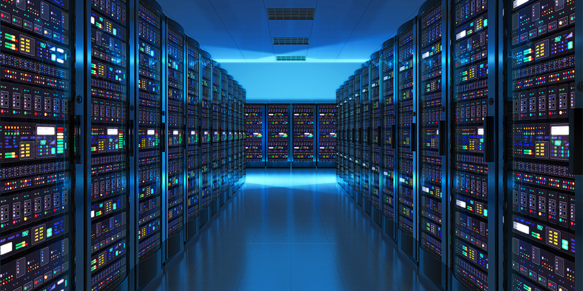  Serveurs informatiques dans une pièce.